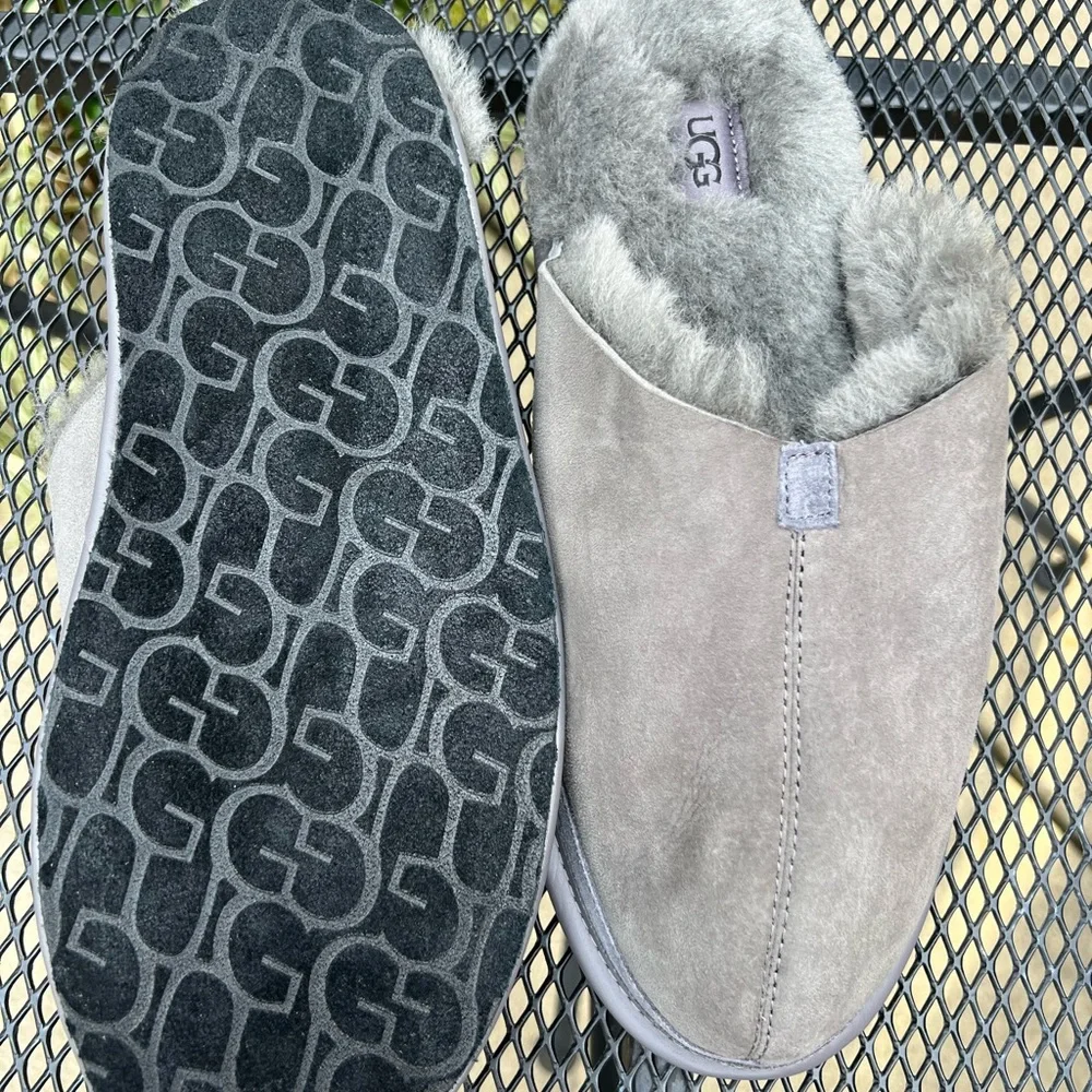 UGG slippers - Picture 3 of 3